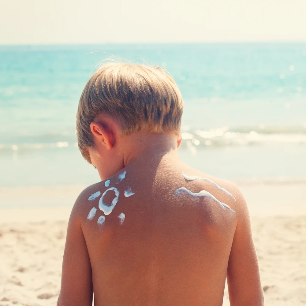 Protection solaire chez l’enfant : ce que les parents doivent savoir