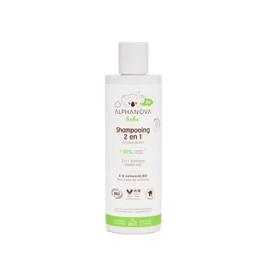 Flacon de shampooing bébé bio contre les croûtes de lait.