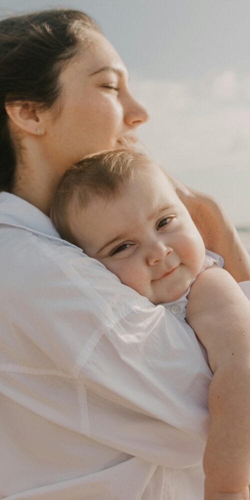 bébé maman plage