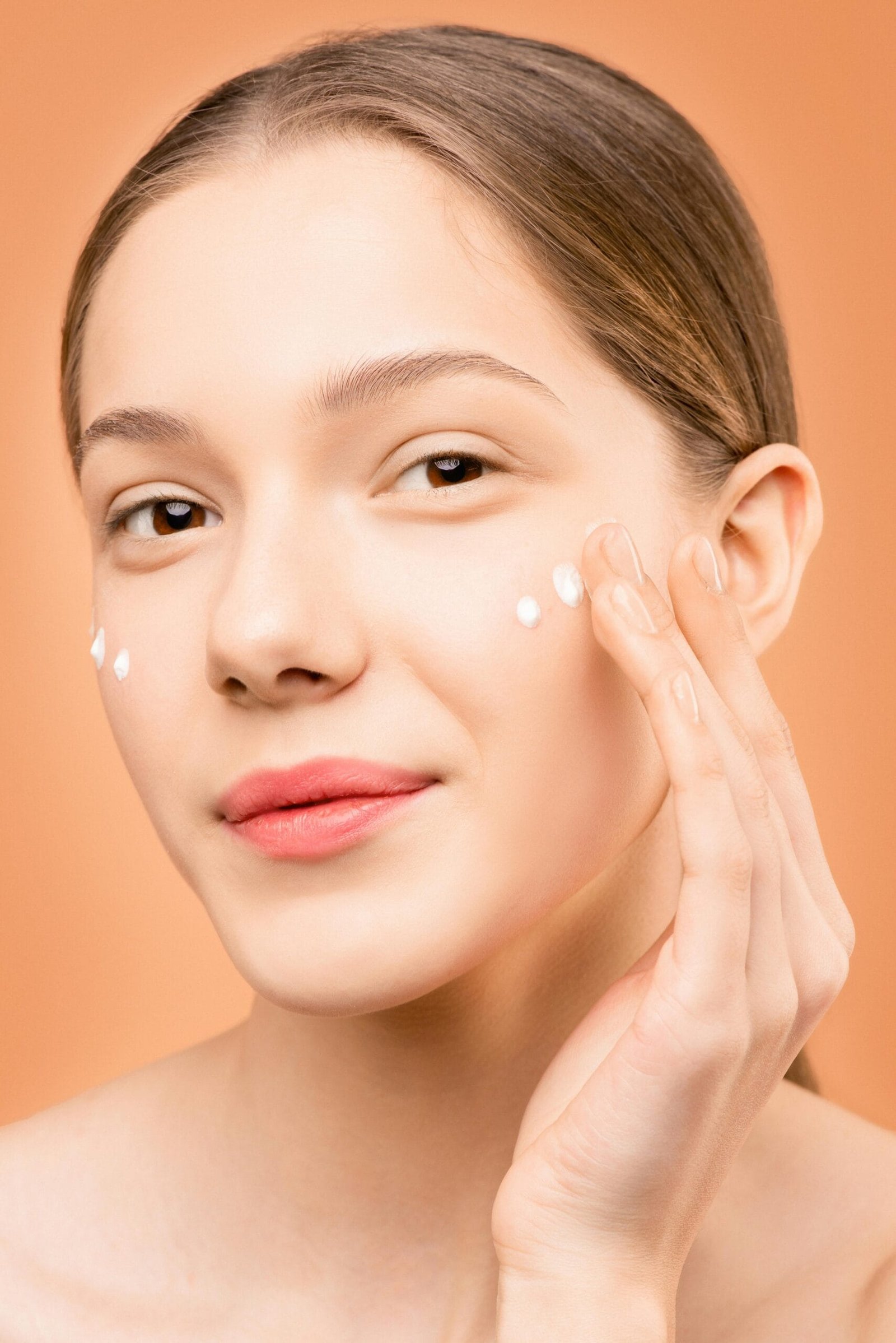 Quelle protection solaire pour les peaux grasses et à tendance acnéique ?